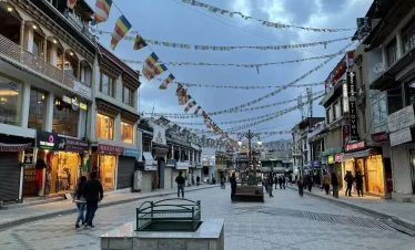 leh market