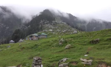 triund trek himachal pradesh