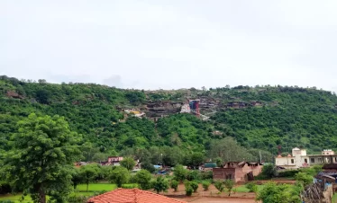 hanuman dhara chitrakoot dham