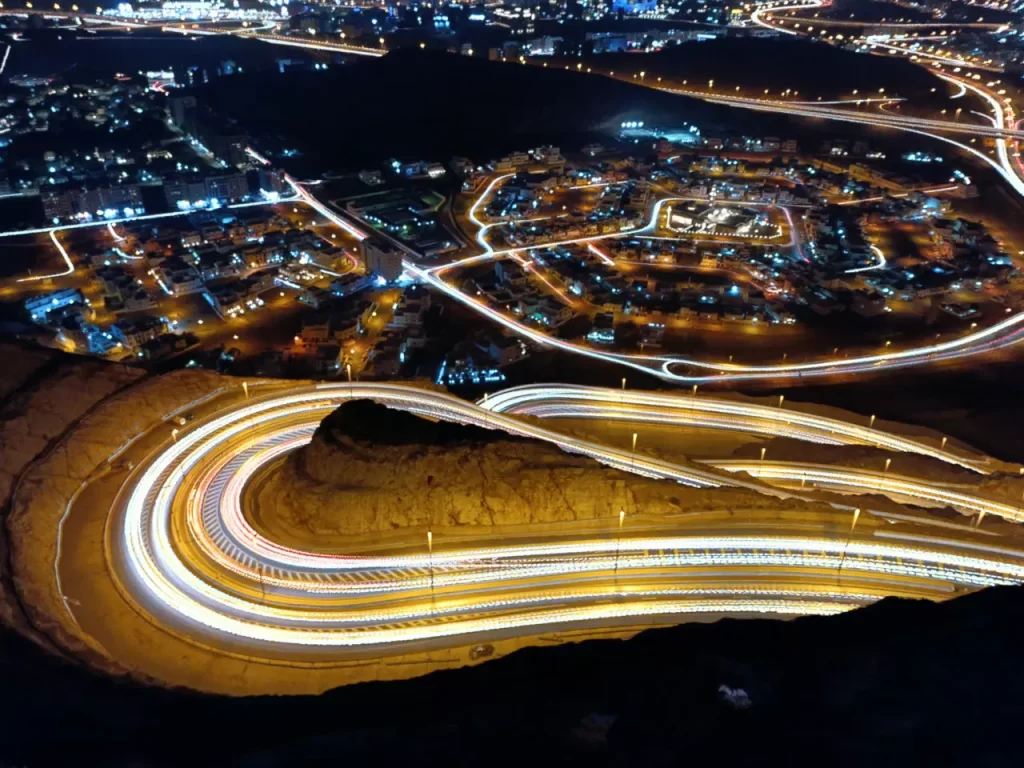 neon trail al amerat mountain road bausher muscat